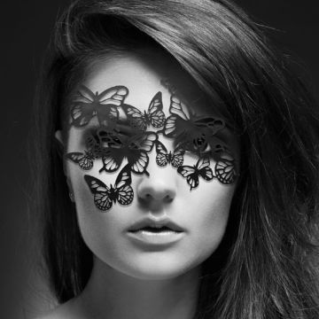 Bijoux Indiscrets Sybille Eye Mask Worn by Model