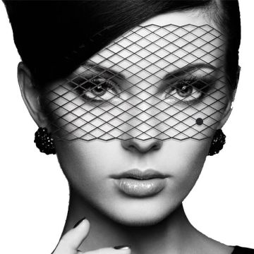 Bijoux Indiscrets Louise Eye Mask Worn By Model
